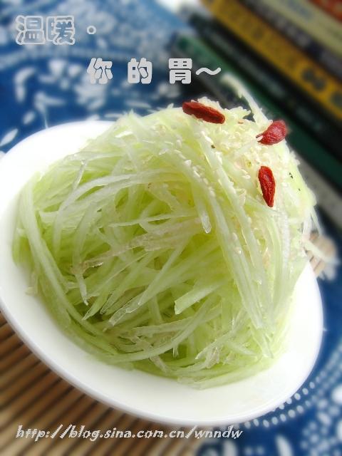 蜜汁水晶瓜丝的做法(西瓜皮做菜)